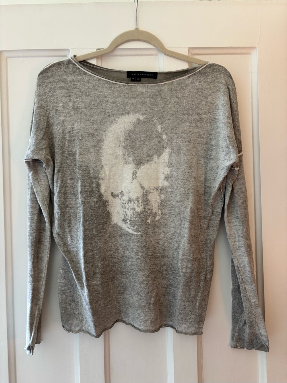 Skull Cashmere Long Sleeve Top in Gray